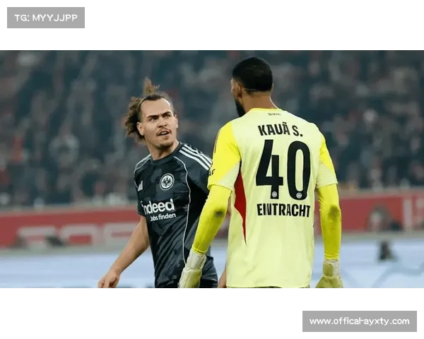 法兰克福门将失误送礼，德米罗维奇补射扳平